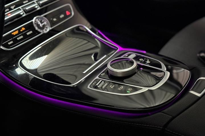 Hvid Mercedes E220 d fra 2016