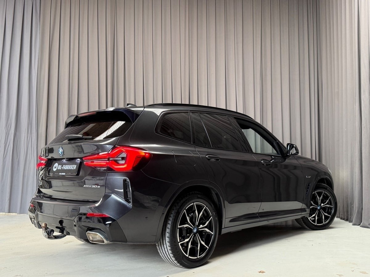 Grå BMW X3 fra 2022