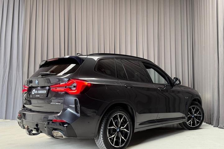 Grå BMW X3 fra 2022