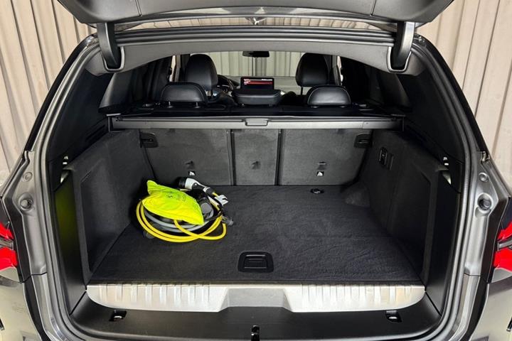 Grå BMW X3 fra 2022