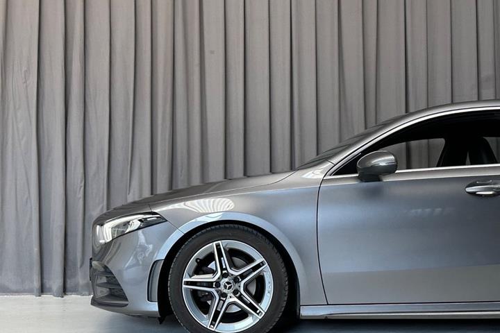 Grå Mercedes A200 fra 2018