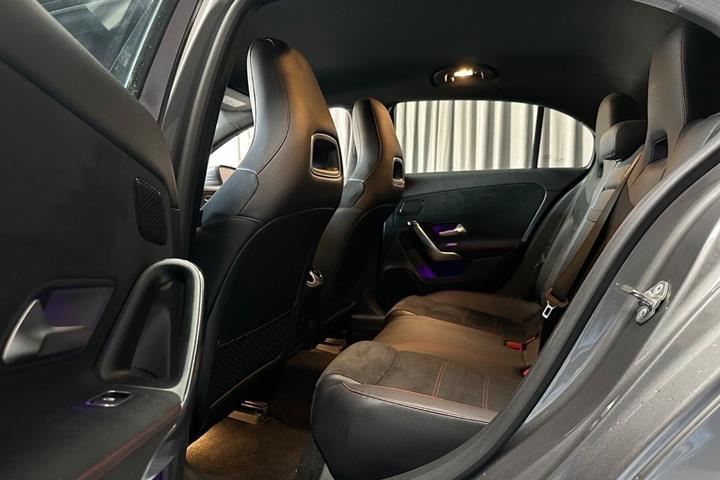 Grå Mercedes A200 fra 2018