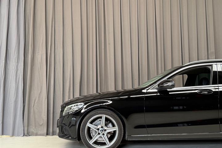 Sort Mercedes C200 fra 2018