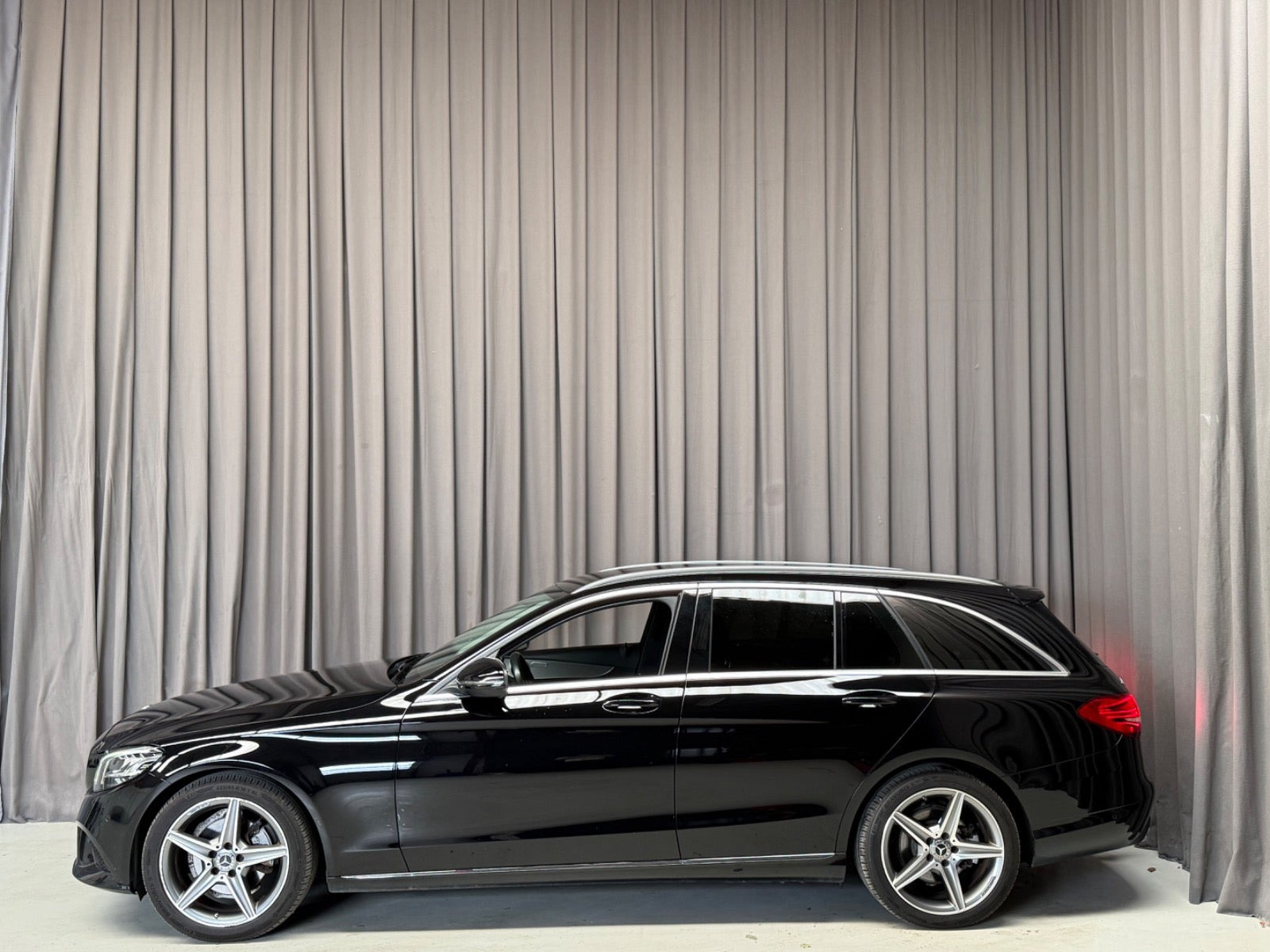 Sort Mercedes C200 fra 2018