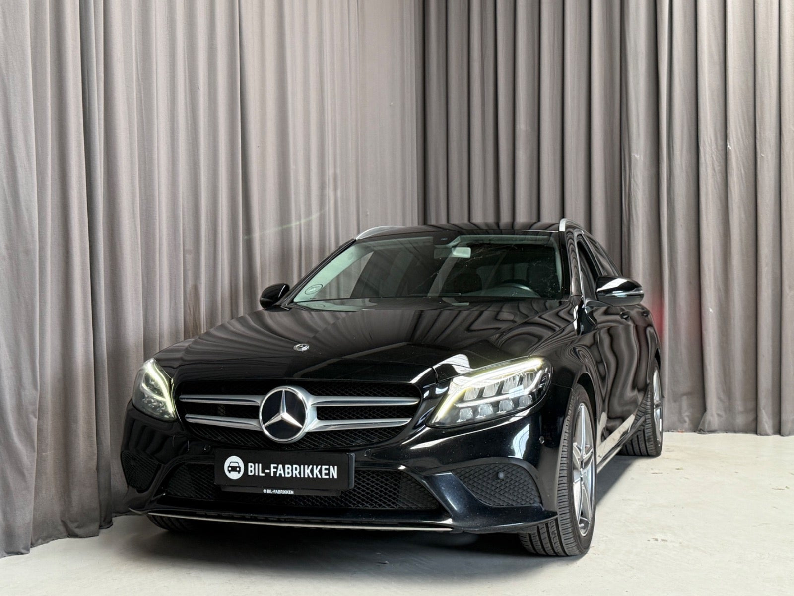 Sort Mercedes C200 fra 2018