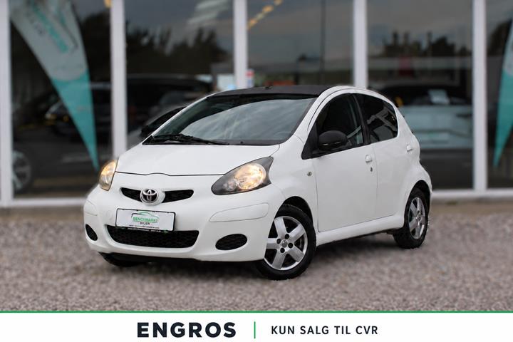Hvid Toyota Aygo fra 2011