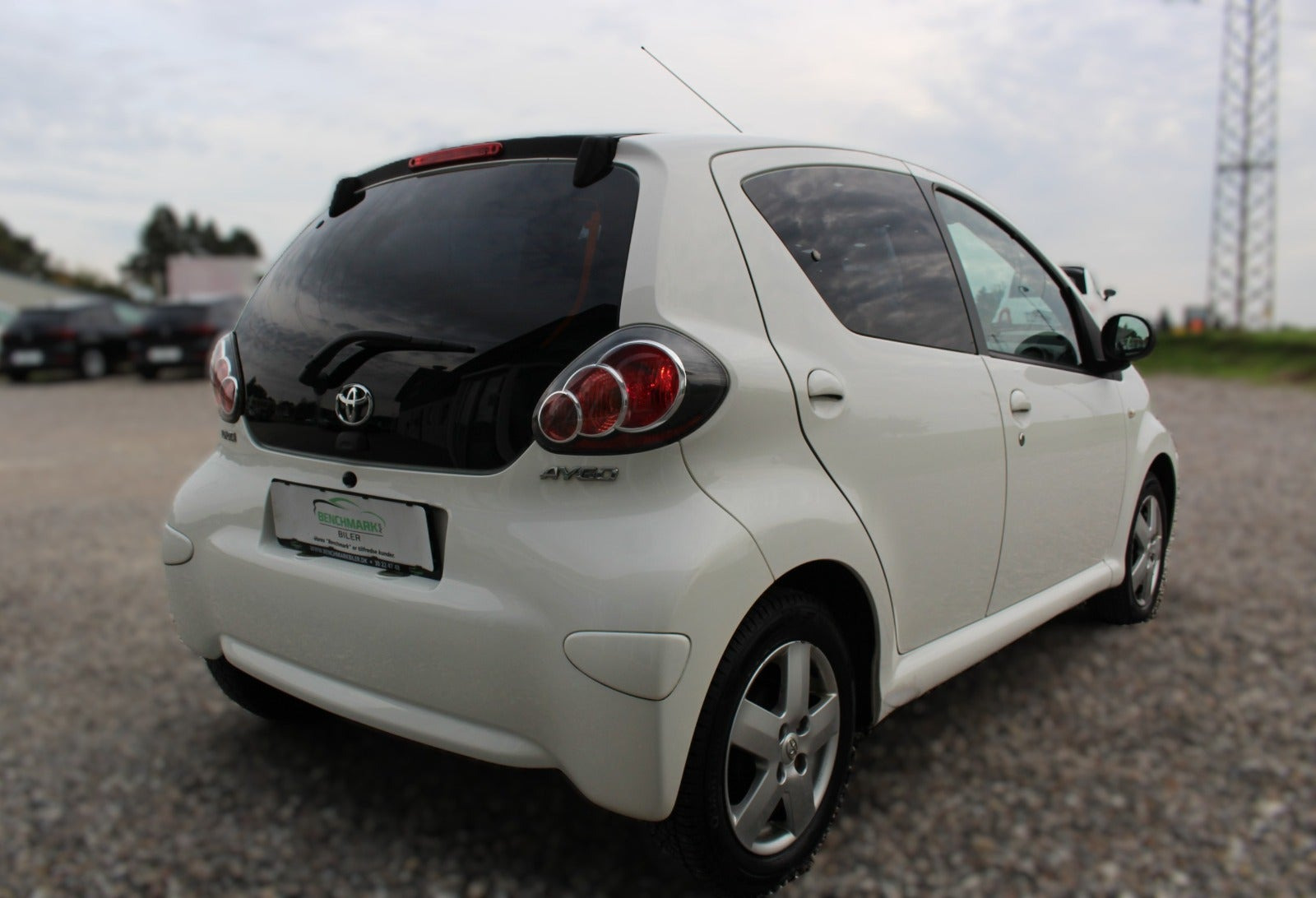 Hvid Toyota Aygo fra 2011