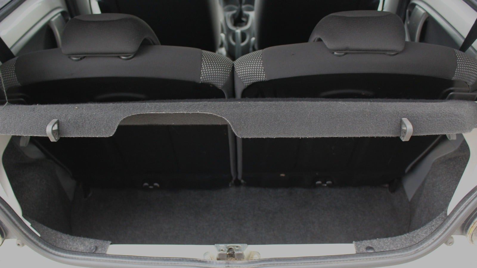 Hvid Toyota Aygo fra 2011