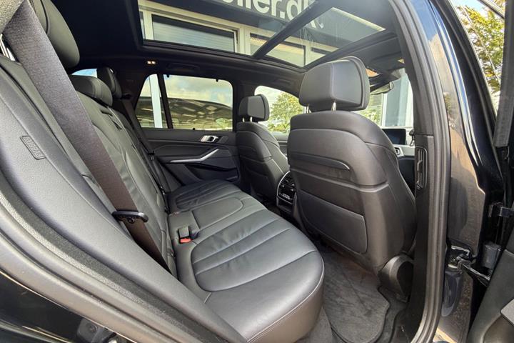 Sort BMW X5 fra 2019