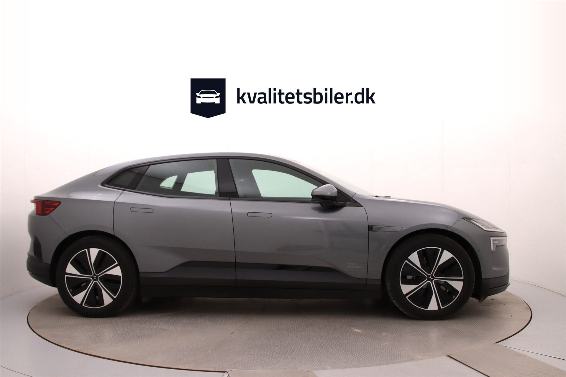 Grå Polestar 4 fra 2025
