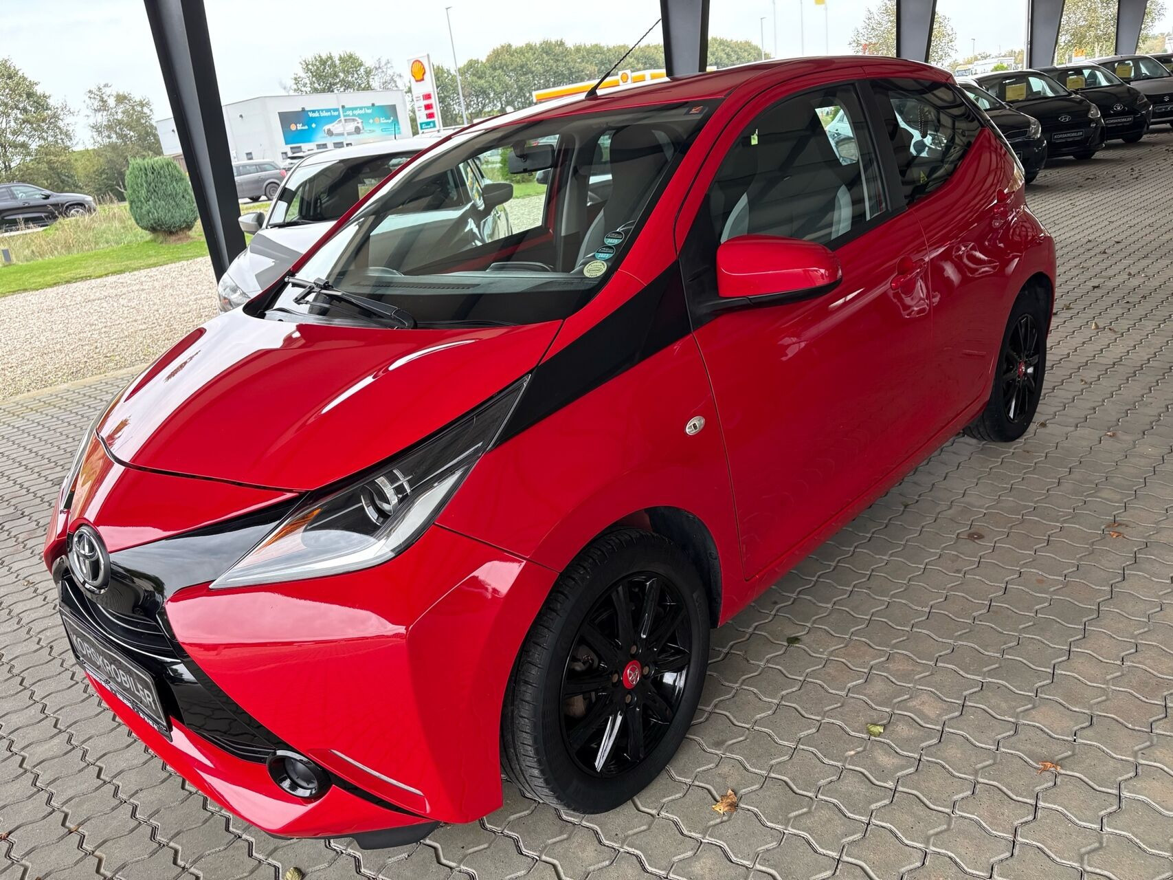 Rød Toyota Aygo fra 2016