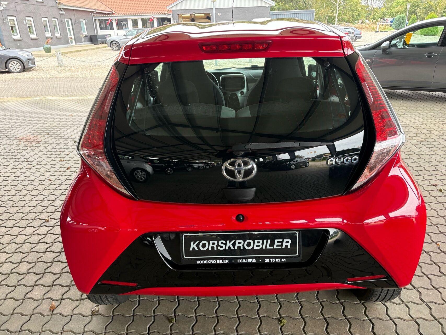 Rød Toyota Aygo fra 2016