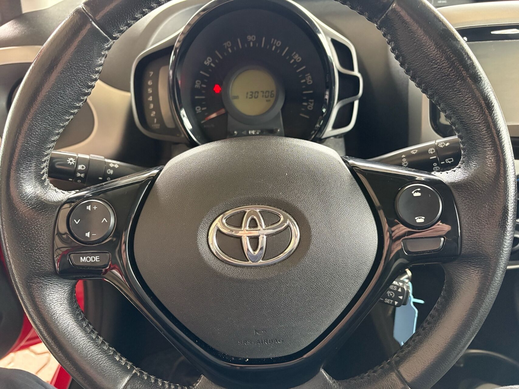 Rød Toyota Aygo fra 2016