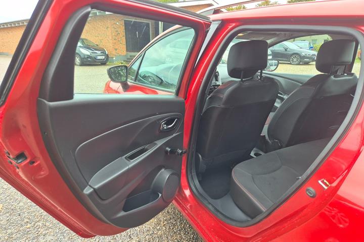 Grøn Renault Clio IV fra 2014