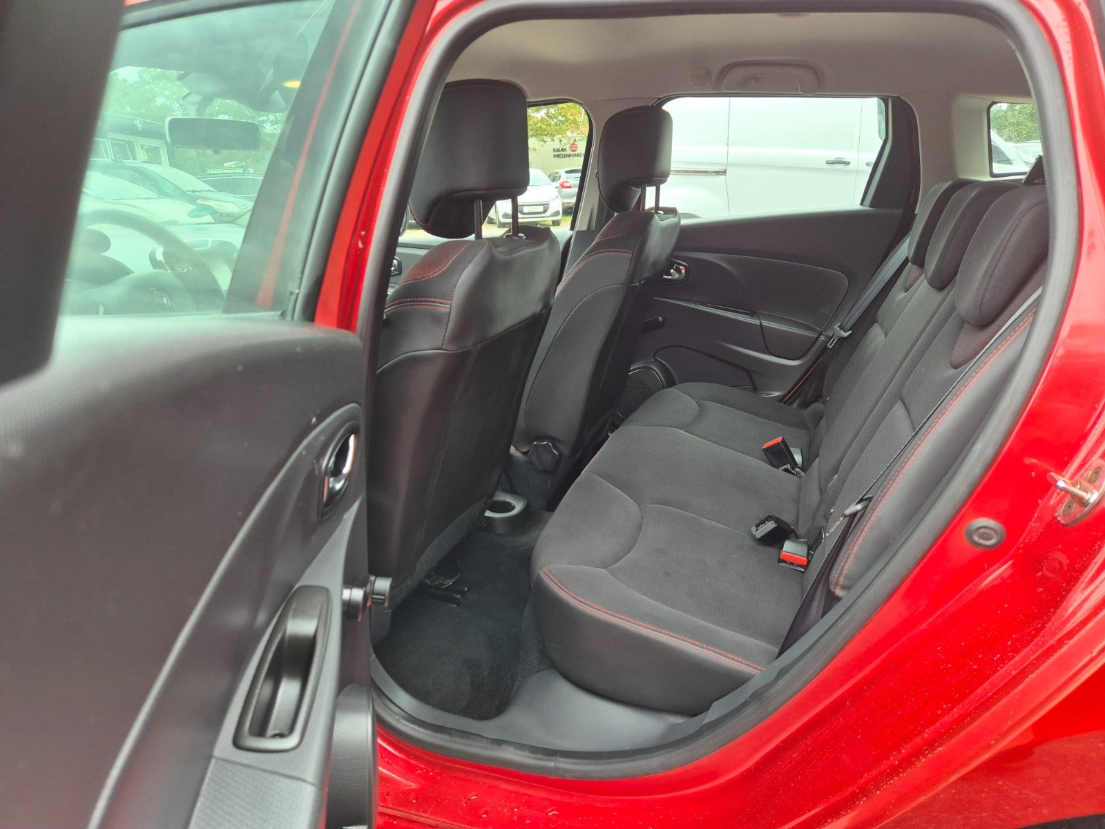 Grøn Renault Clio IV fra 2014
