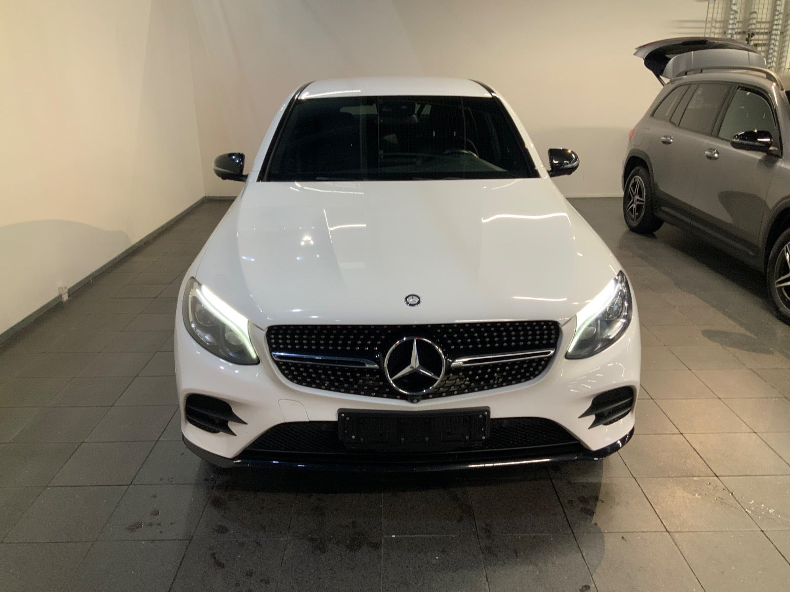 Hvid Mercedes GLC220 d fra 2017