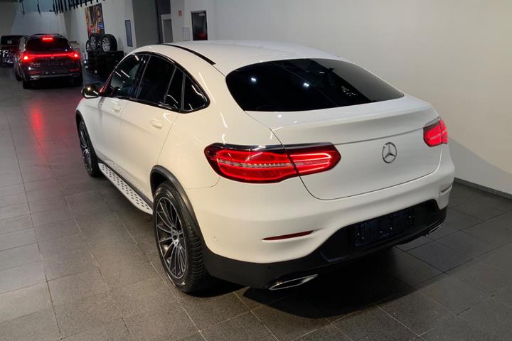 Hvid Mercedes GLC220 d fra 2017