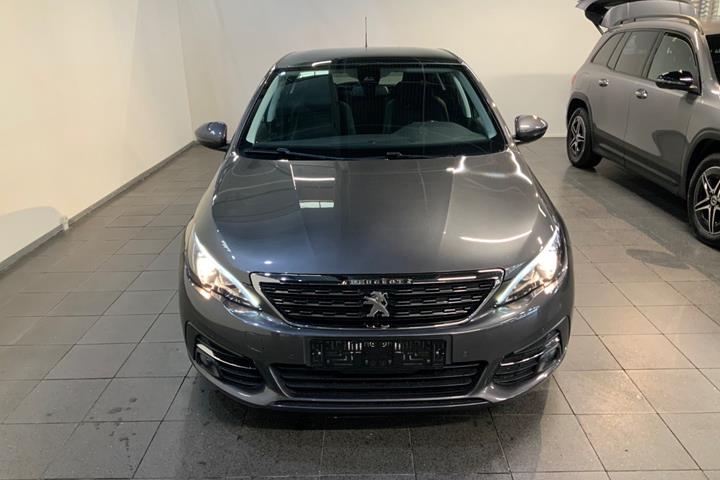 Grå Peugeot 308 fra 2018