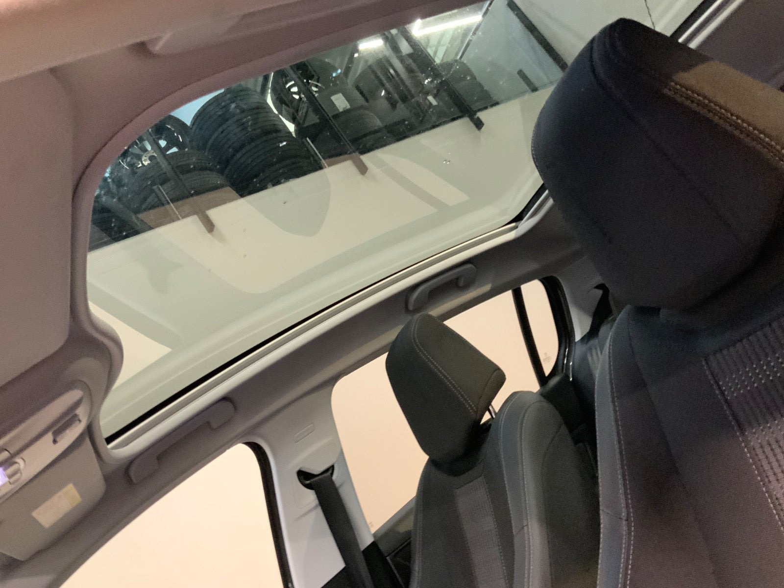Grå Peugeot 308 fra 2018
