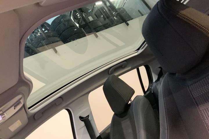 Grå Peugeot 308 fra 2018