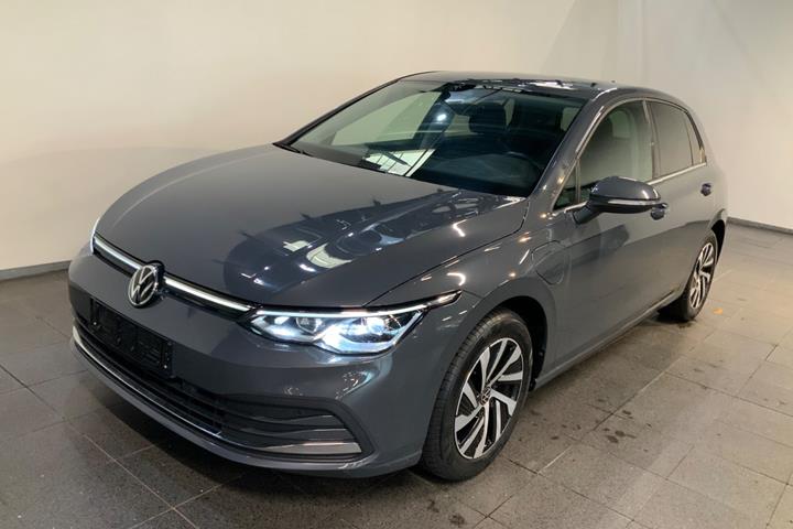 Grå VW Golf VIII fra 2021