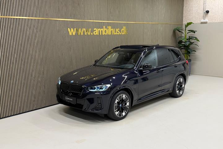 Sort BMW iX3 fra 2023
