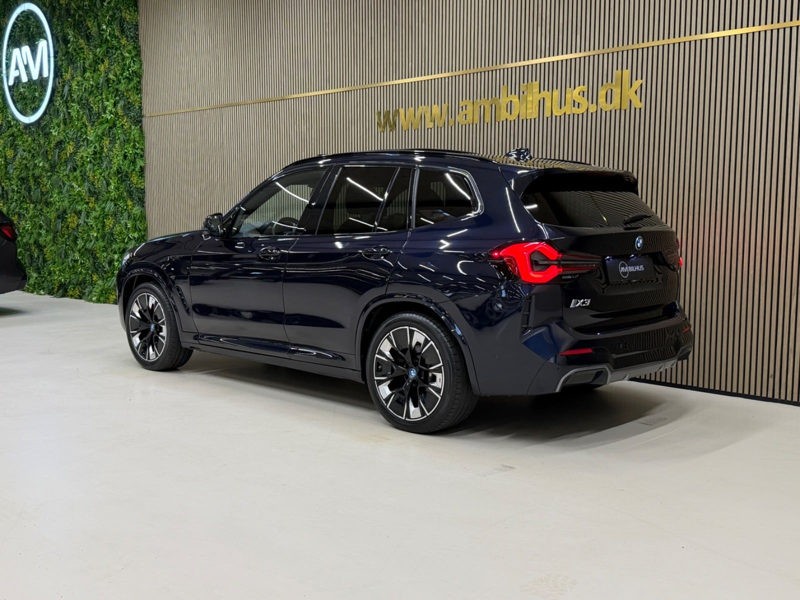 Sort BMW iX3 fra 2023