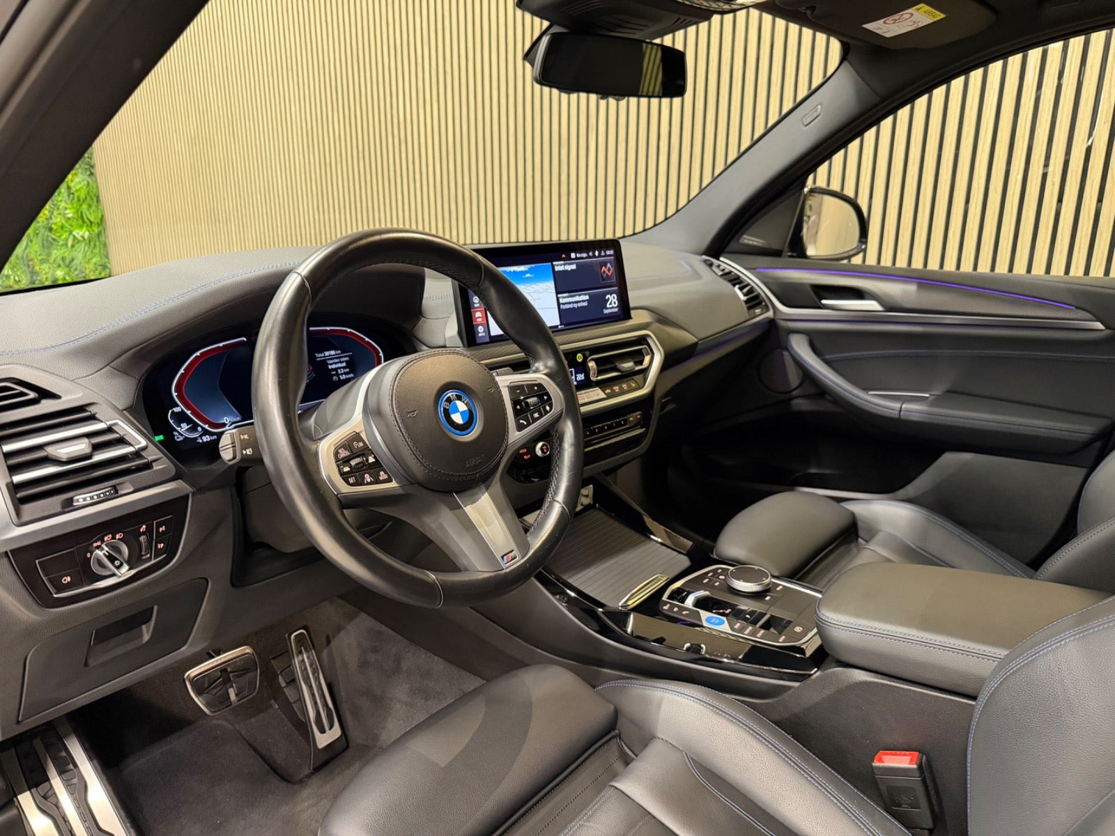 Sort BMW iX3 fra 2023