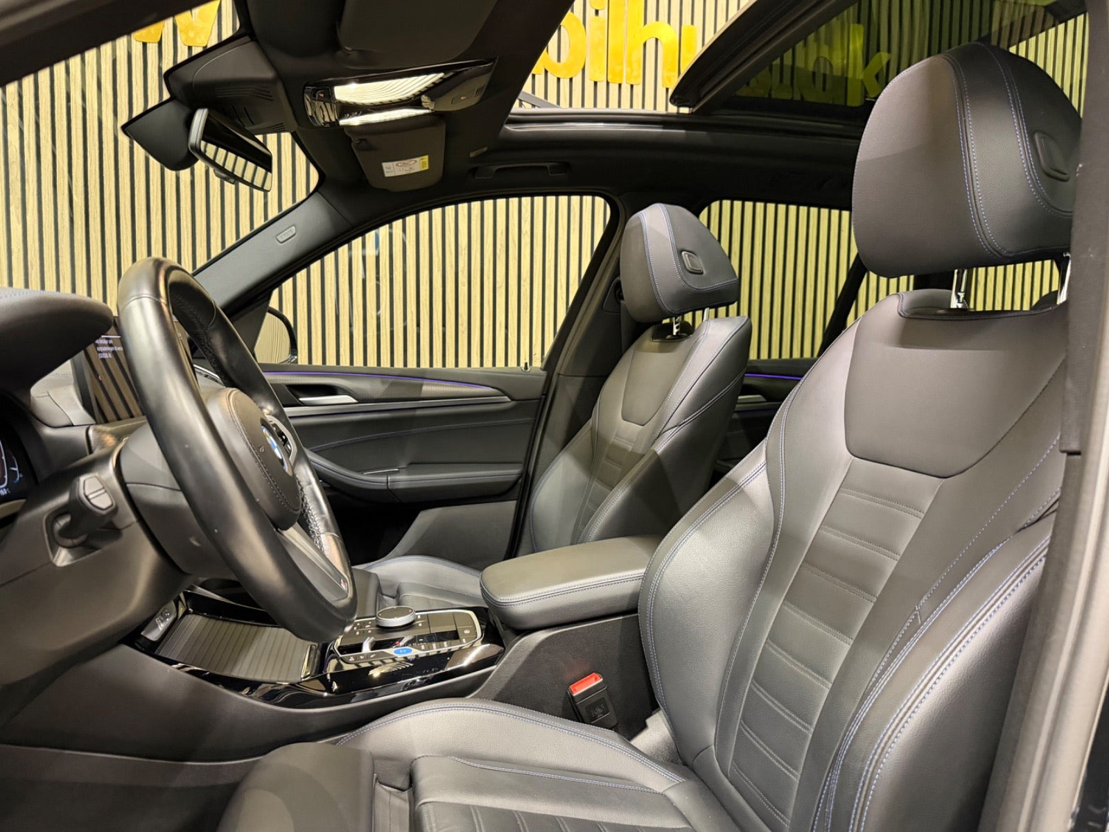 Sort BMW iX3 fra 2023