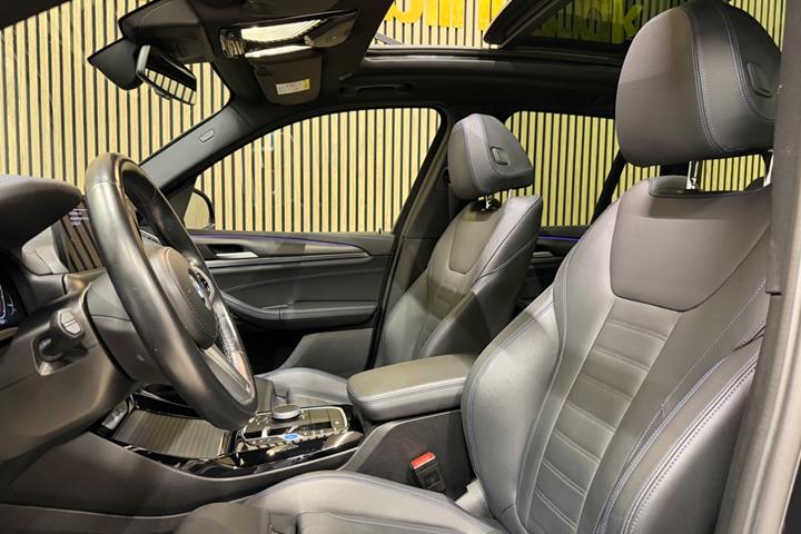 Sort BMW iX3 fra 2023