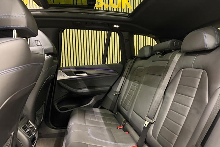 Sort BMW iX3 fra 2023