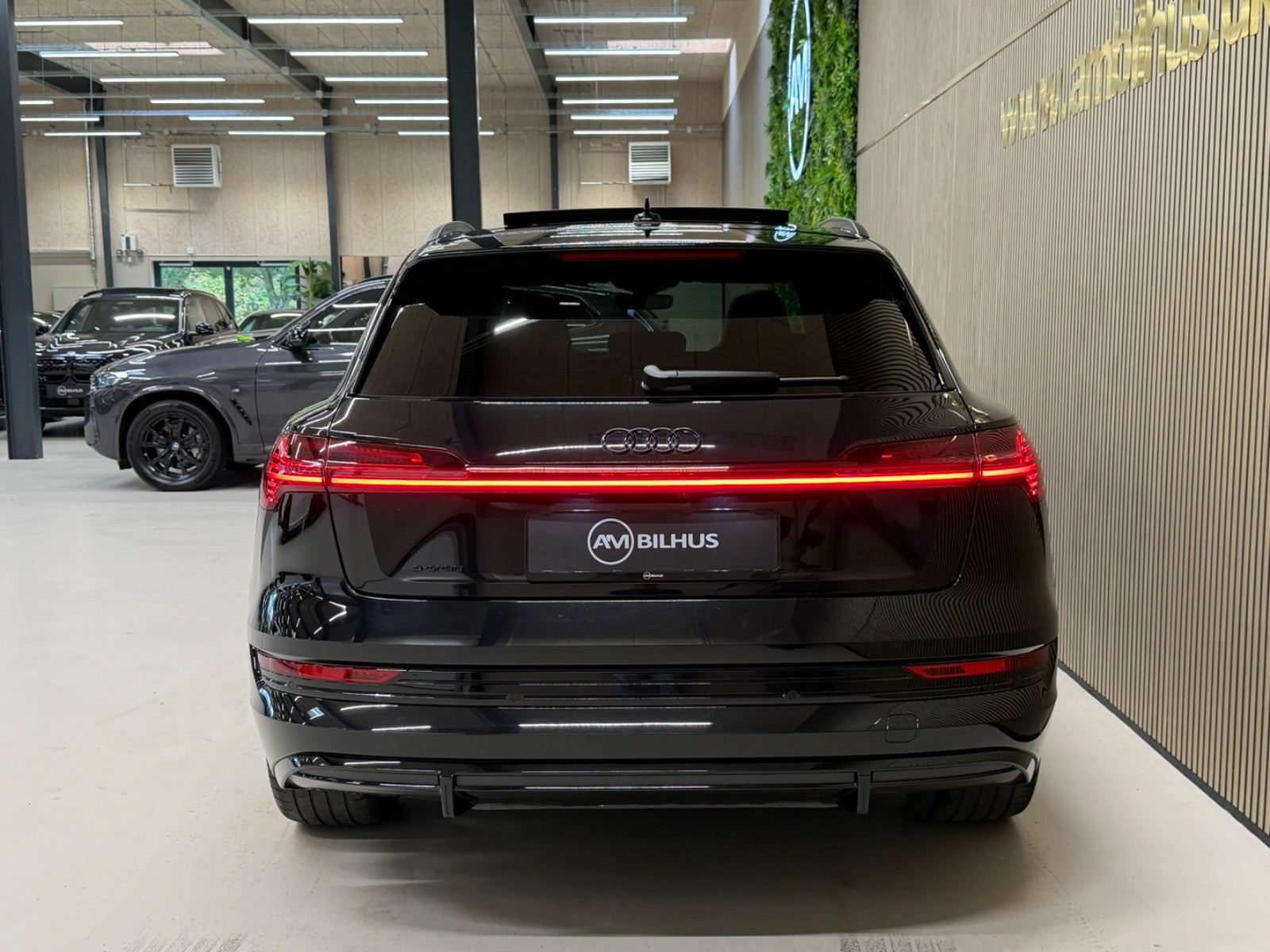 Sort Audi e-tron fra 2022
