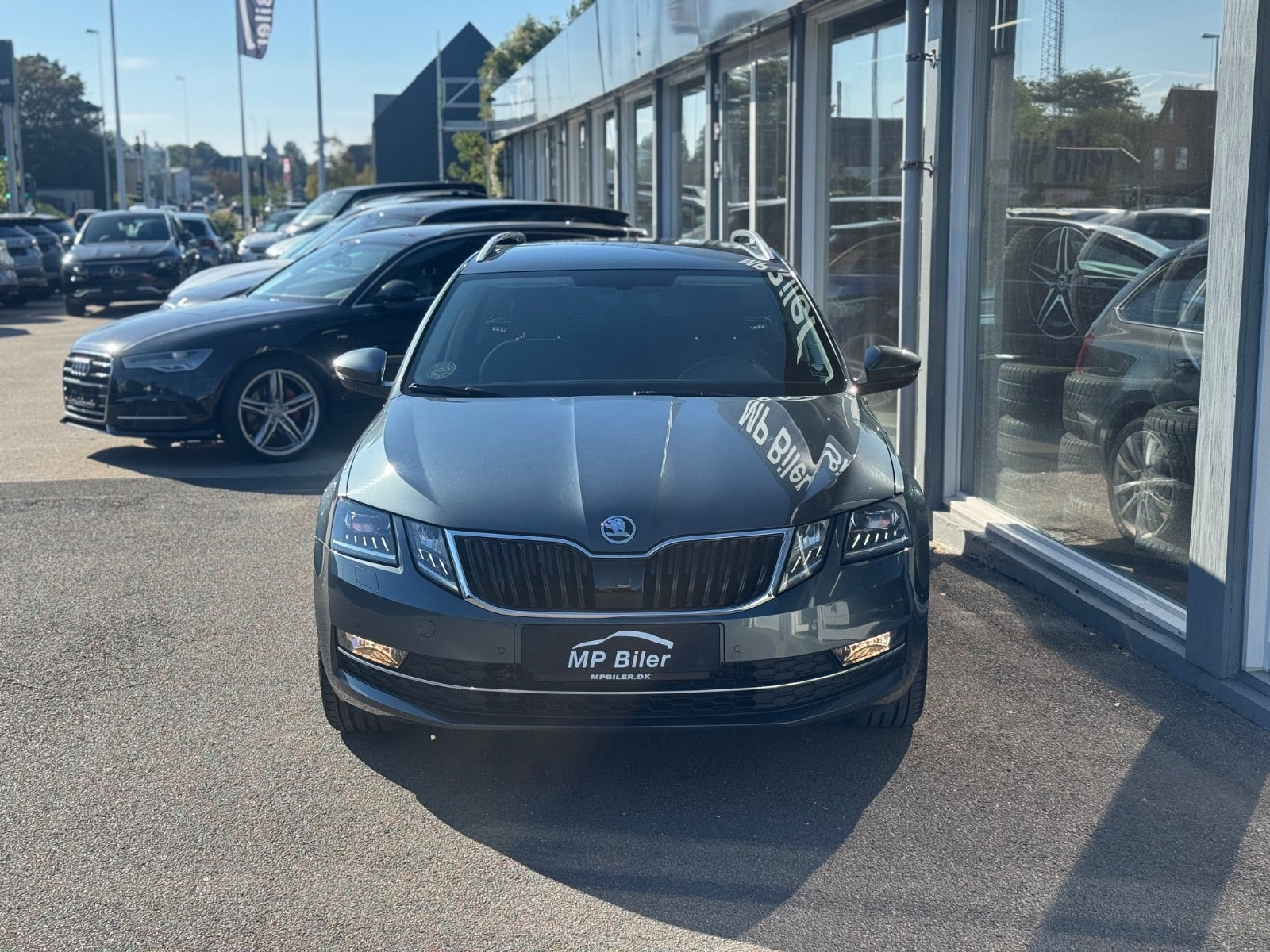Blå Skoda Octavia fra 2019
