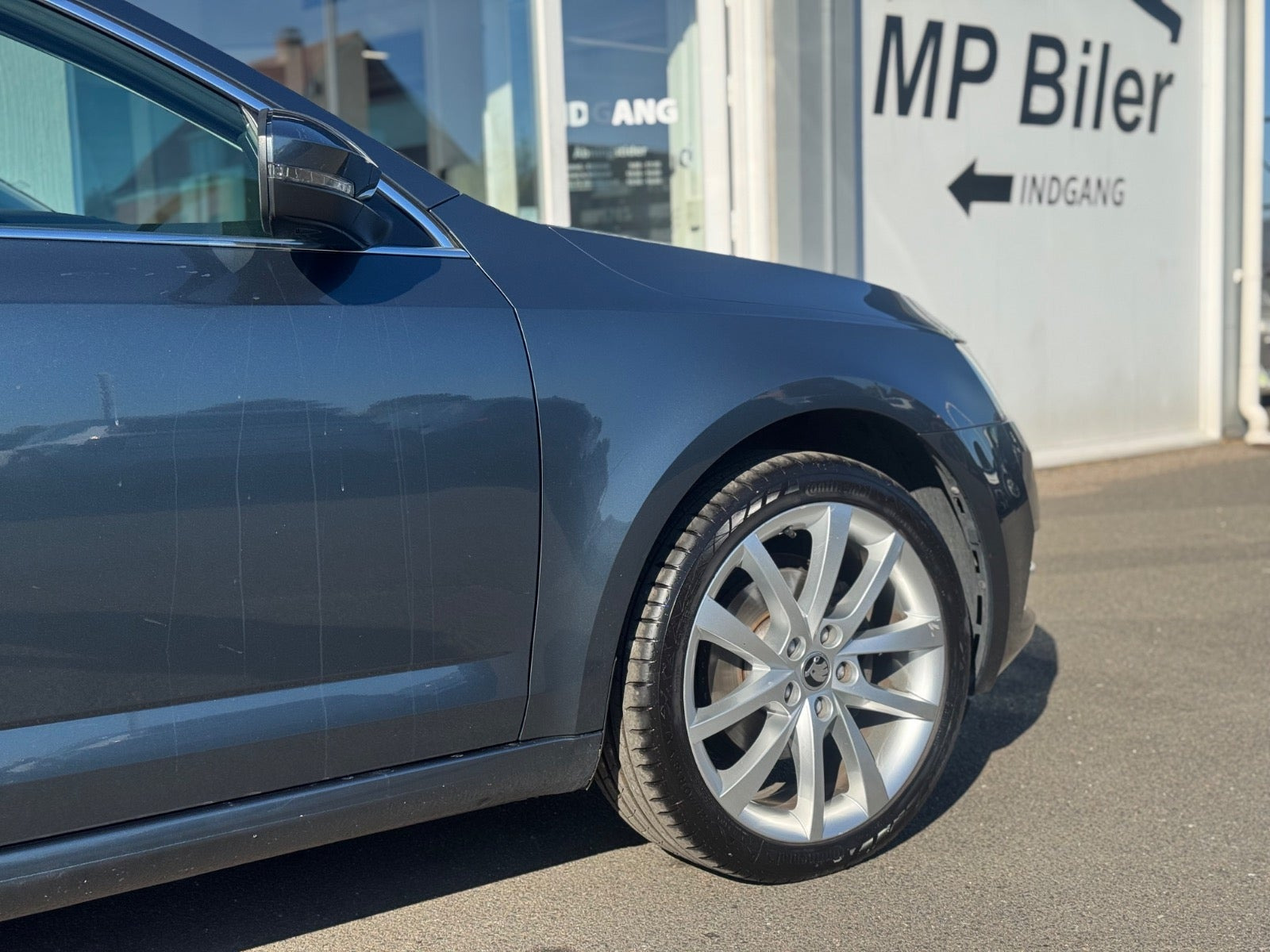 Blå Skoda Octavia fra 2019