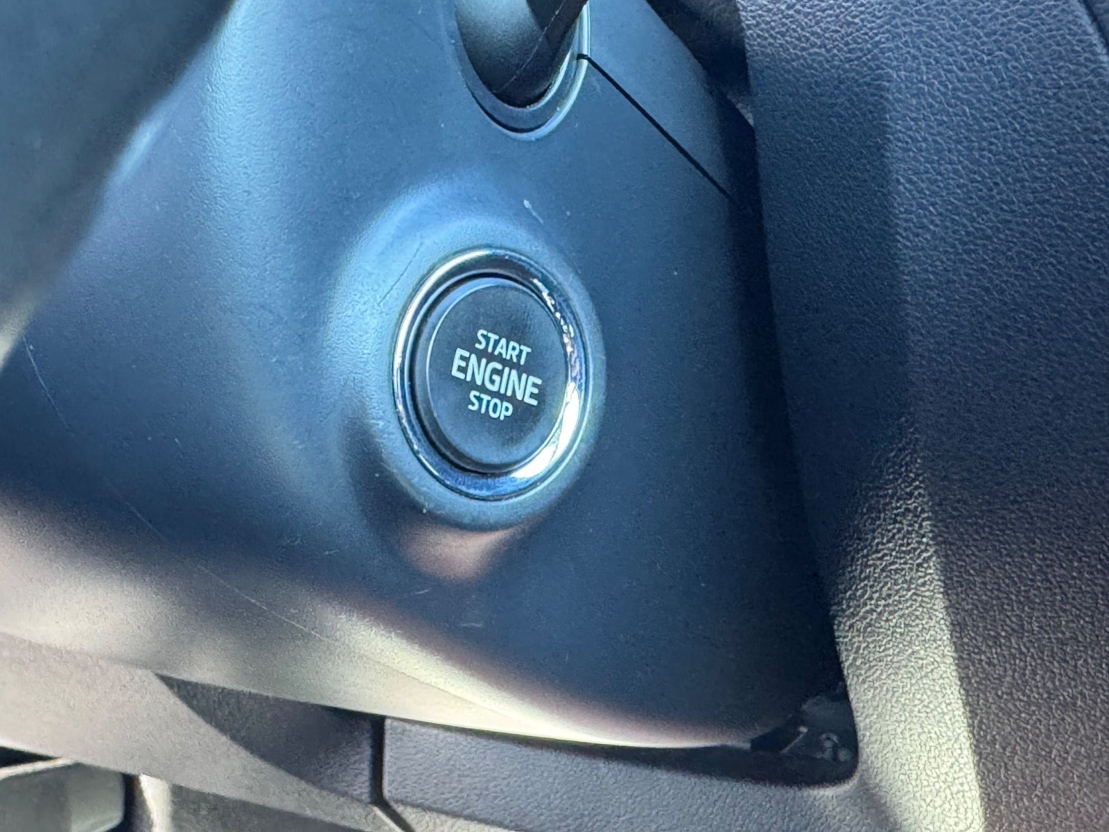 Blå Skoda Octavia fra 2019