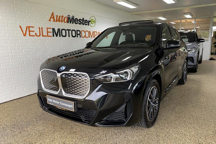 Sort BMW iX1 fra 2025