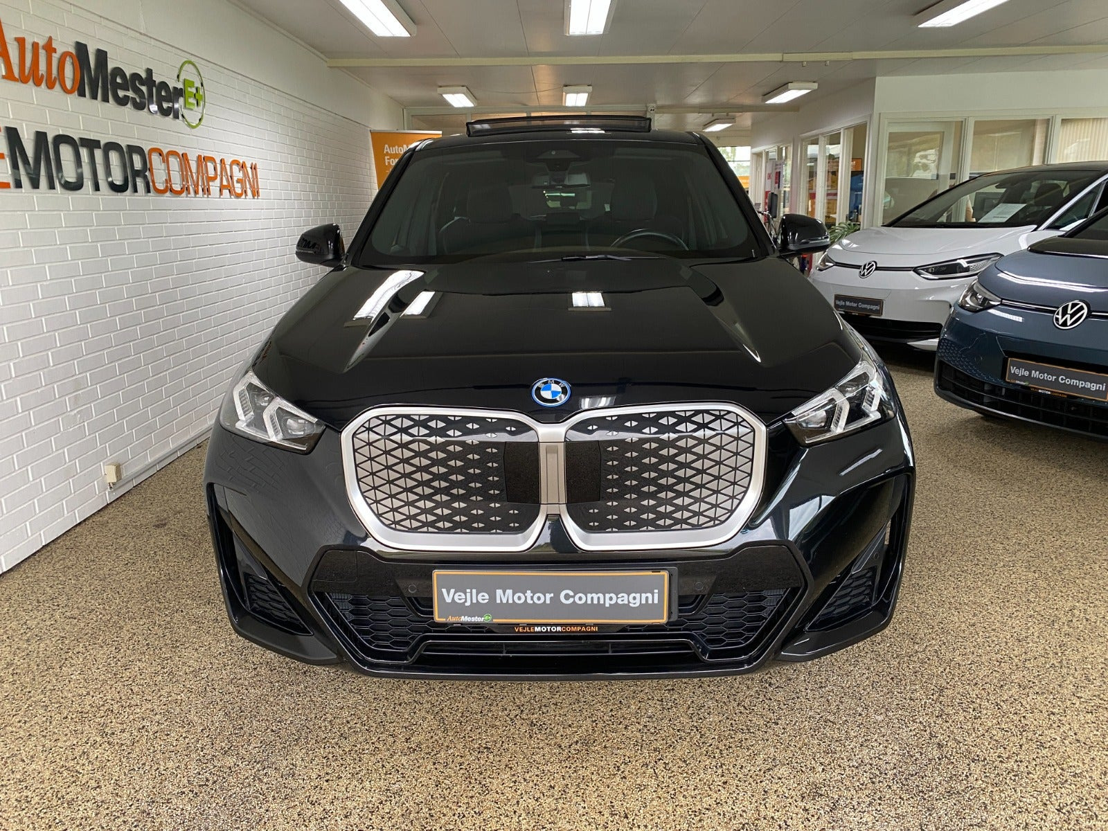Sort BMW iX1 fra 2025