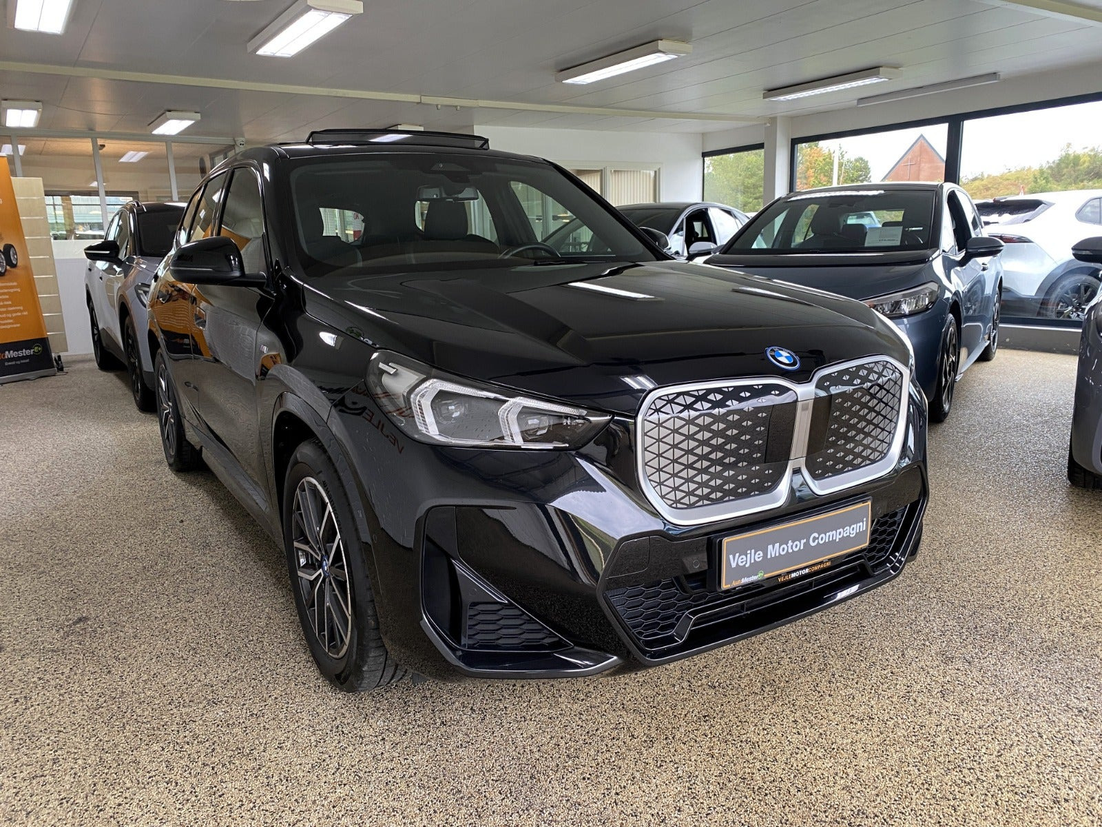 Sort BMW iX1 fra 2025