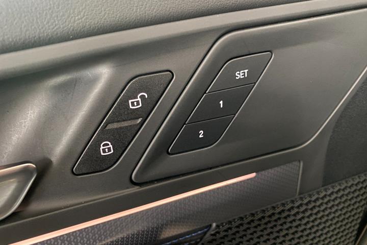 Sort BMW iX1 fra 2025