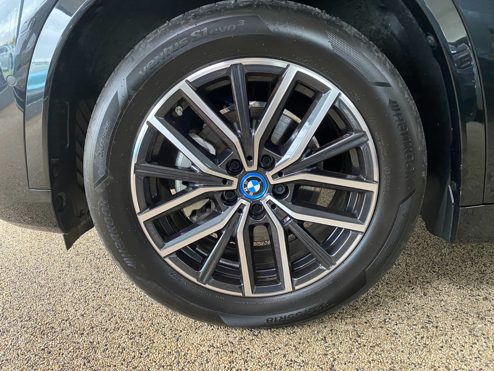 Sort BMW iX1 fra 2025