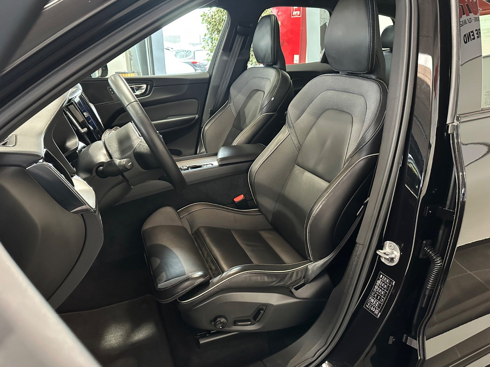 Sort Volvo XC60 fra 2022
