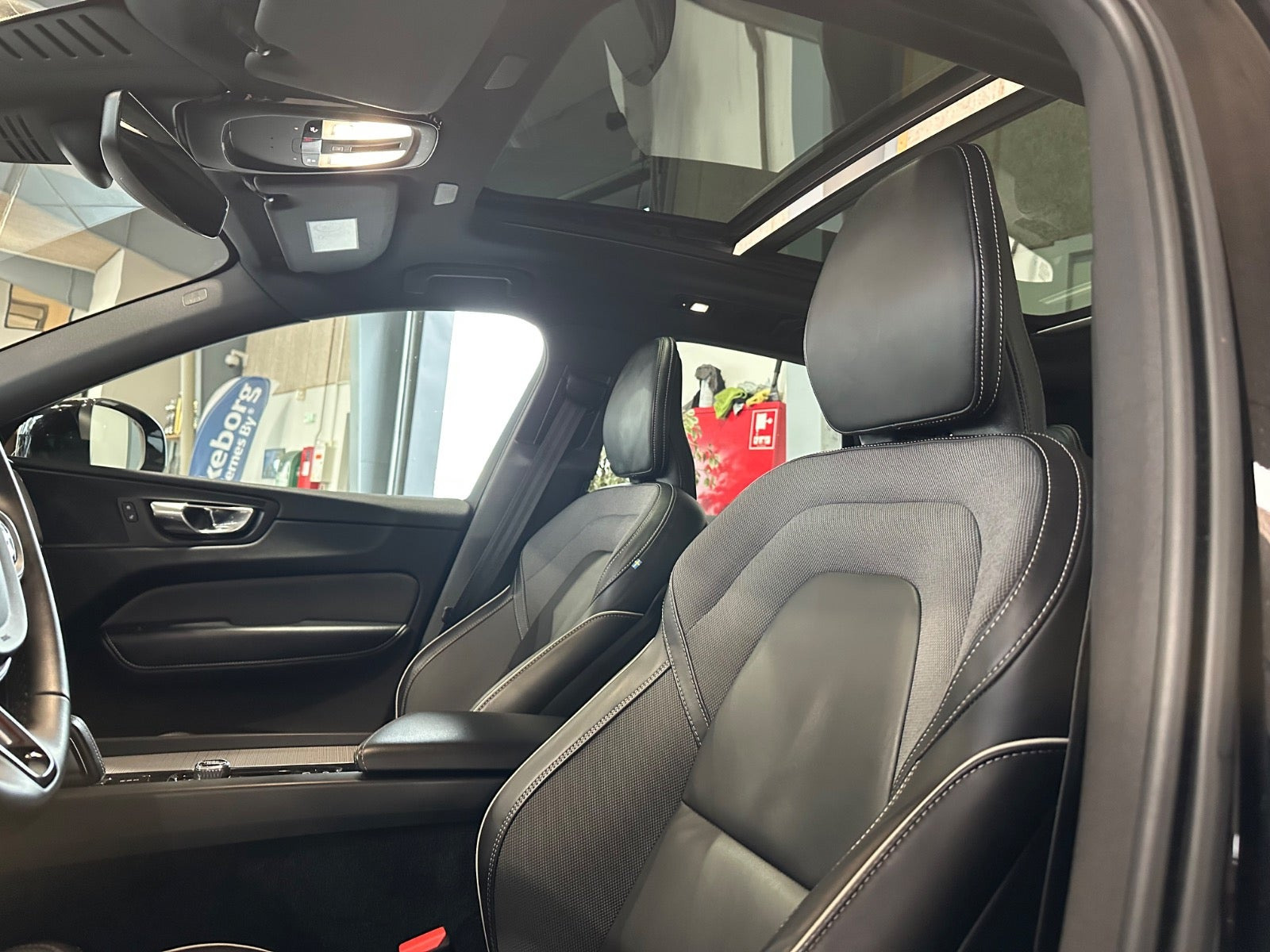 Sort Volvo XC60 fra 2022