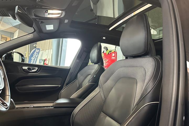 Sort Volvo XC60 fra 2022