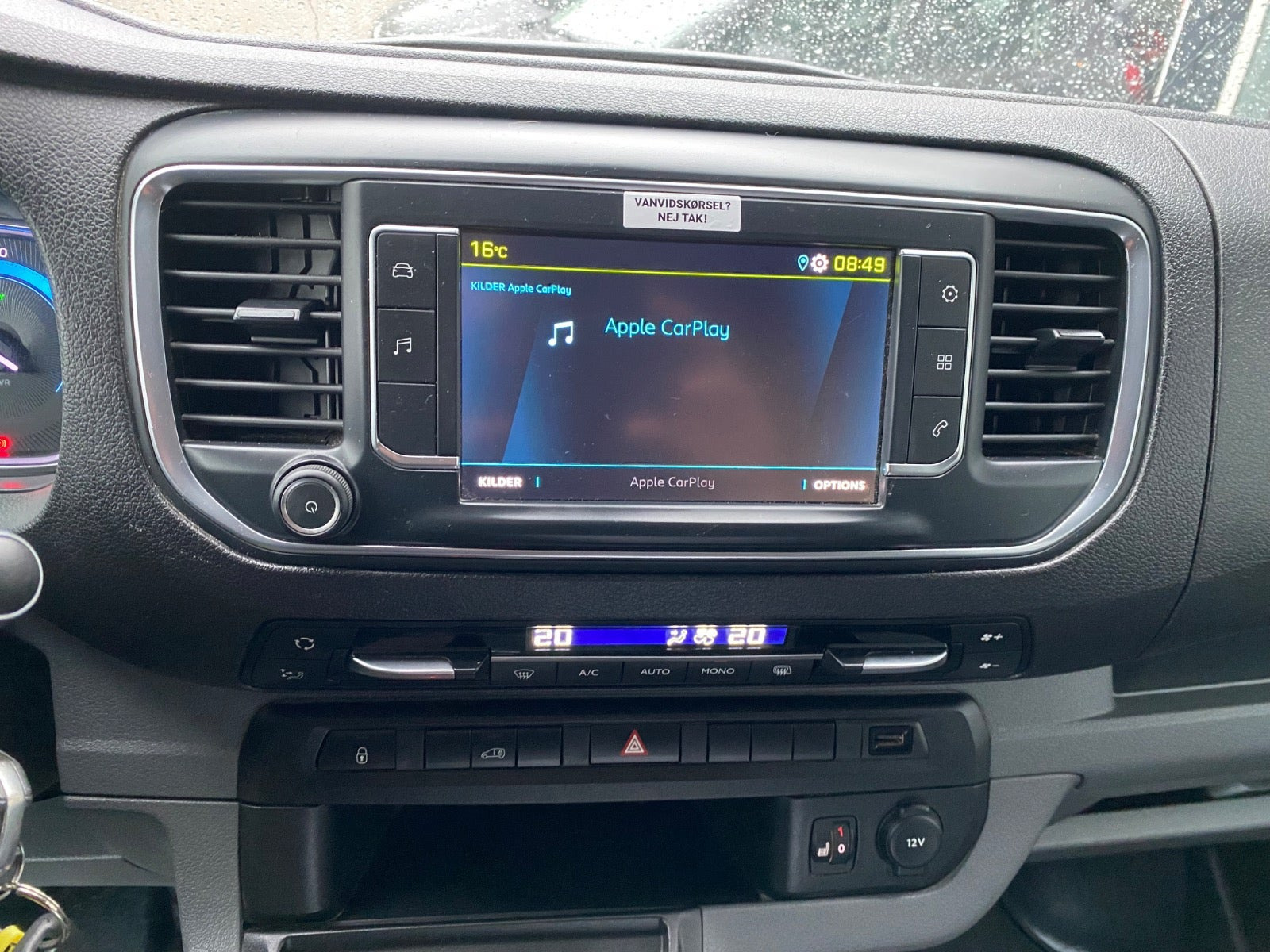 Hvid Peugeot e-Expert fra 2021