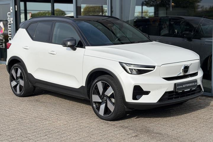 Hvid Volvo XC40 fra 2023