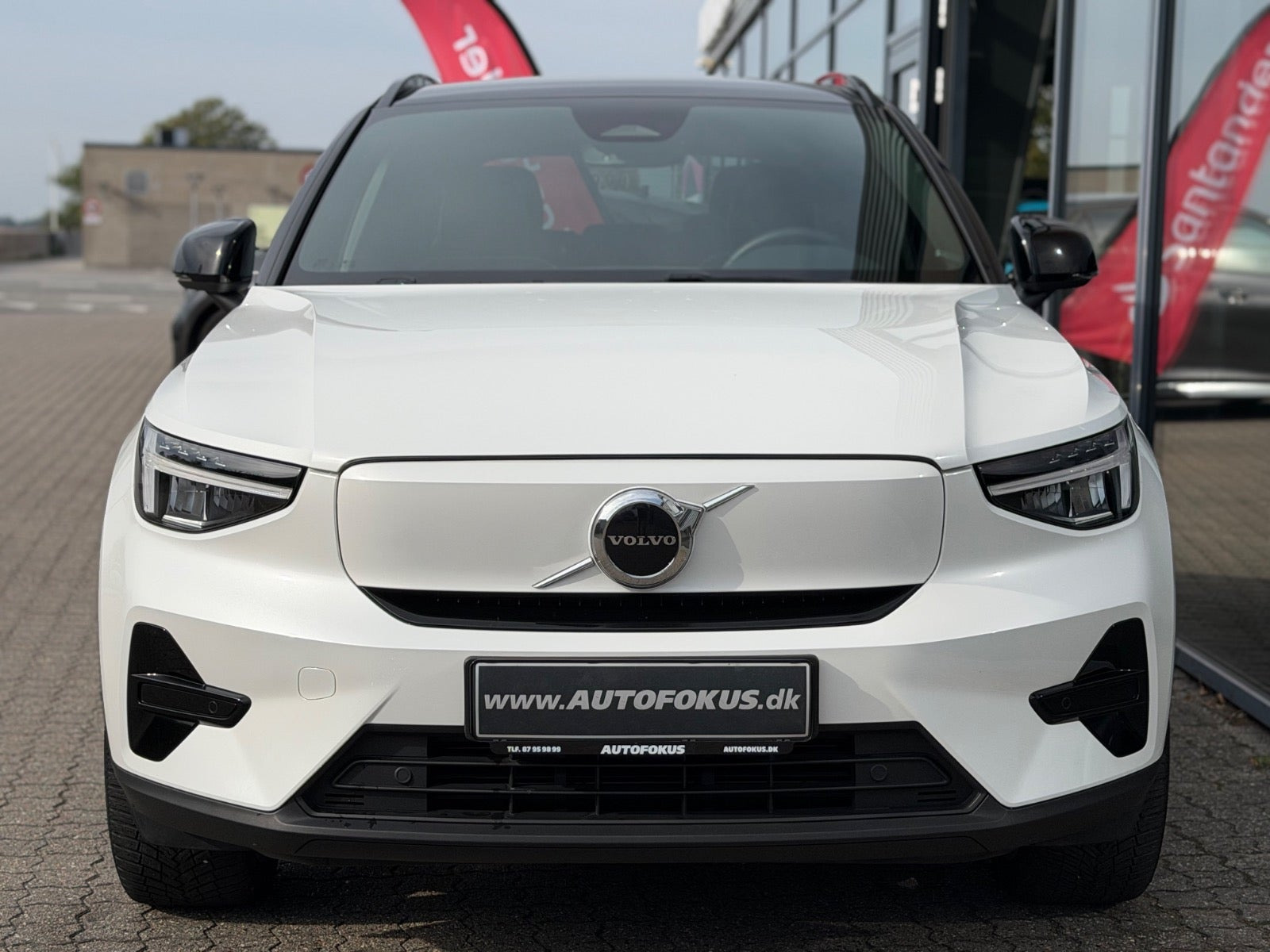 Hvid Volvo XC40 fra 2023