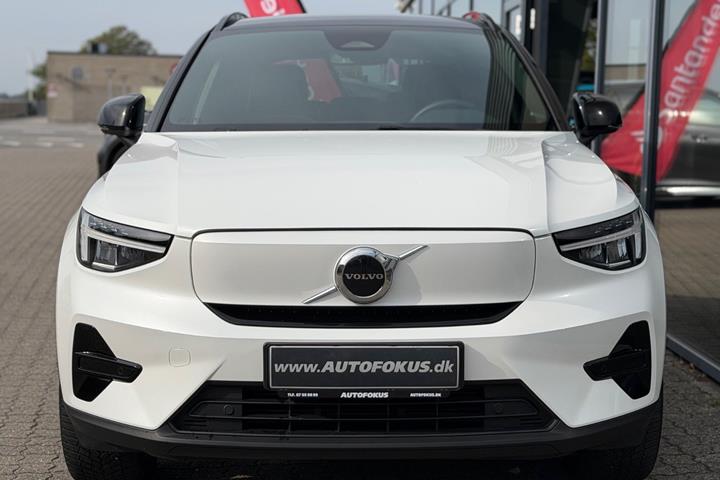 Hvid Volvo XC40 fra 2023