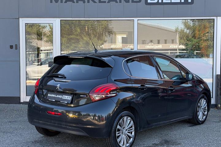 undefined Peugeot 208 fra 2016
