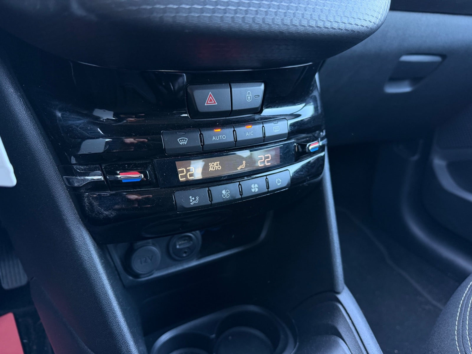 undefined Peugeot 208 fra 2016