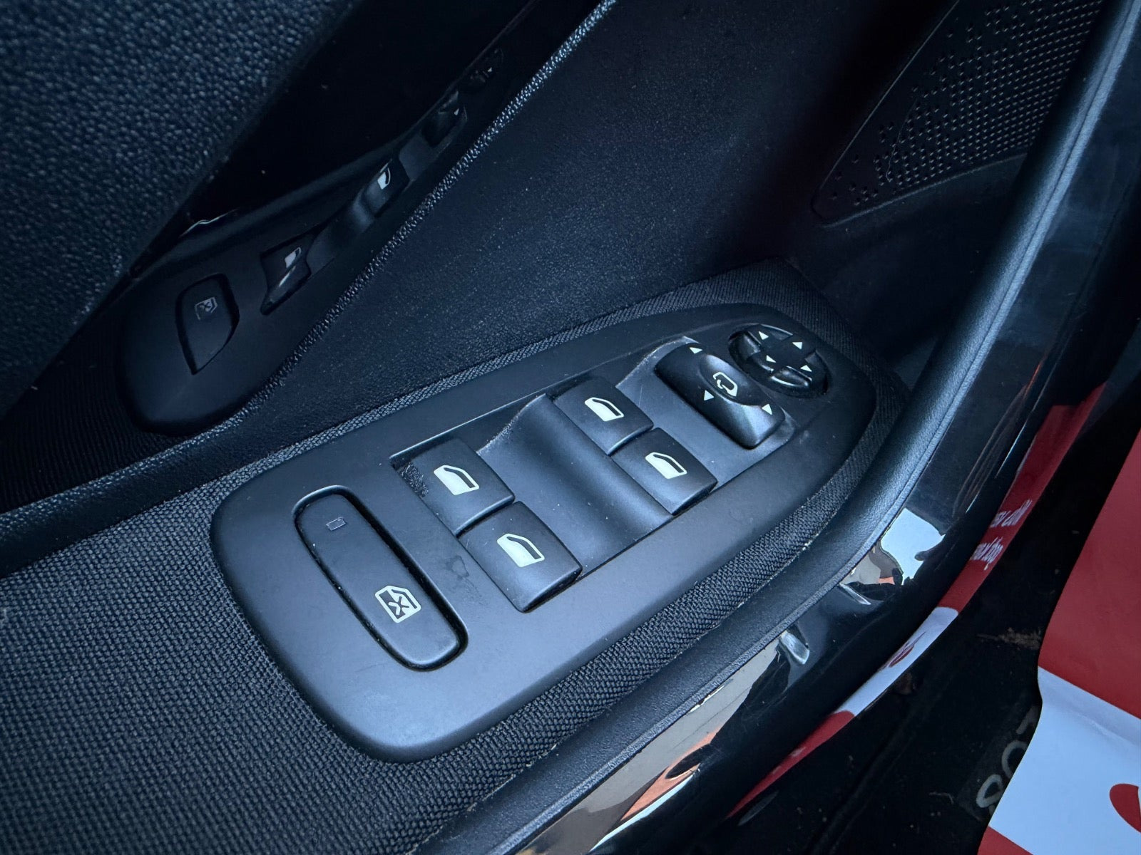 undefined Peugeot 208 fra 2016